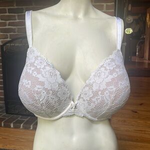 Torrid White lace torrid bra, 48C new without tags